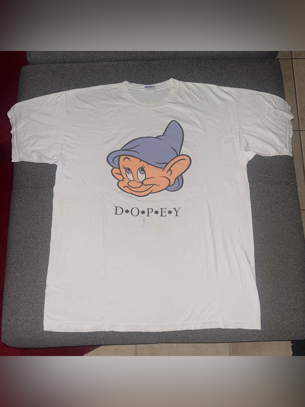 Rare 90s Disney White Dopey Graphic Crewneck T-Shirt Snow White